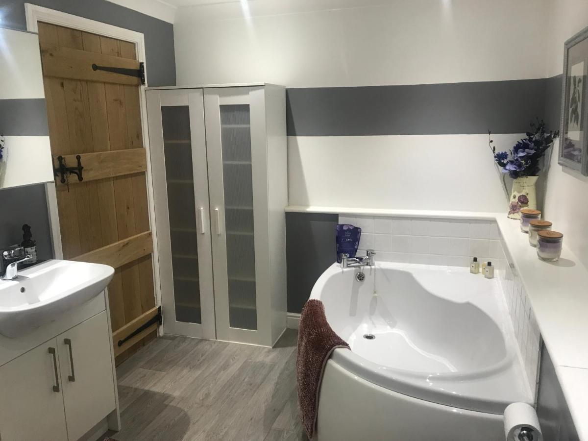 The Master Suite, Enjoy The Countryside In Style Ashover 외부 사진
